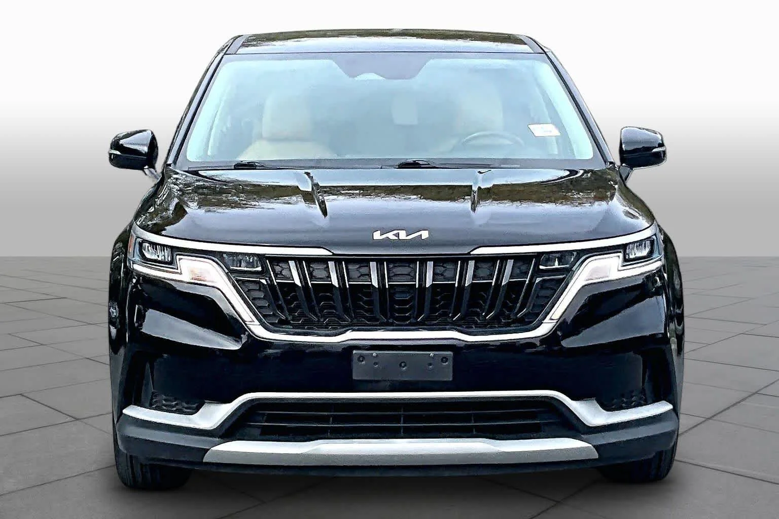 Used 2022 Aurora Black Kia LXS image 4