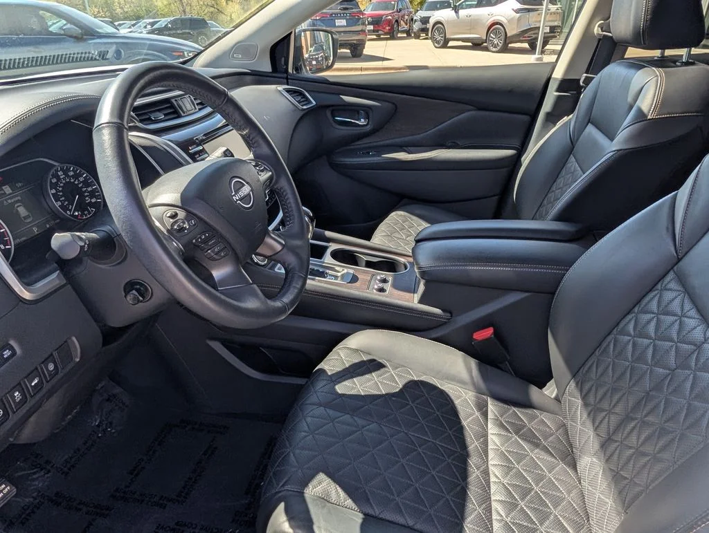 Used 2023 White Nissan Platinum image 7