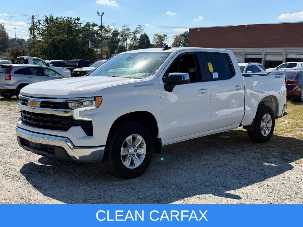 Used 2023 SUMMIT WHITE Chevrolet LT image 3