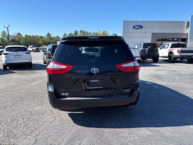 Used 2015 Black Toyota XLE image 7