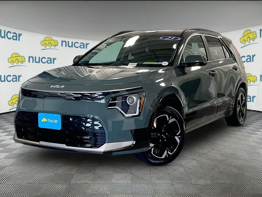 Used 2023 Green Kia Wind image 3