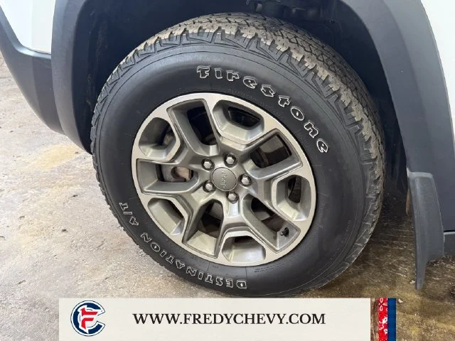 Used 2020 White Jeep Trailhawk 4x4 image 10