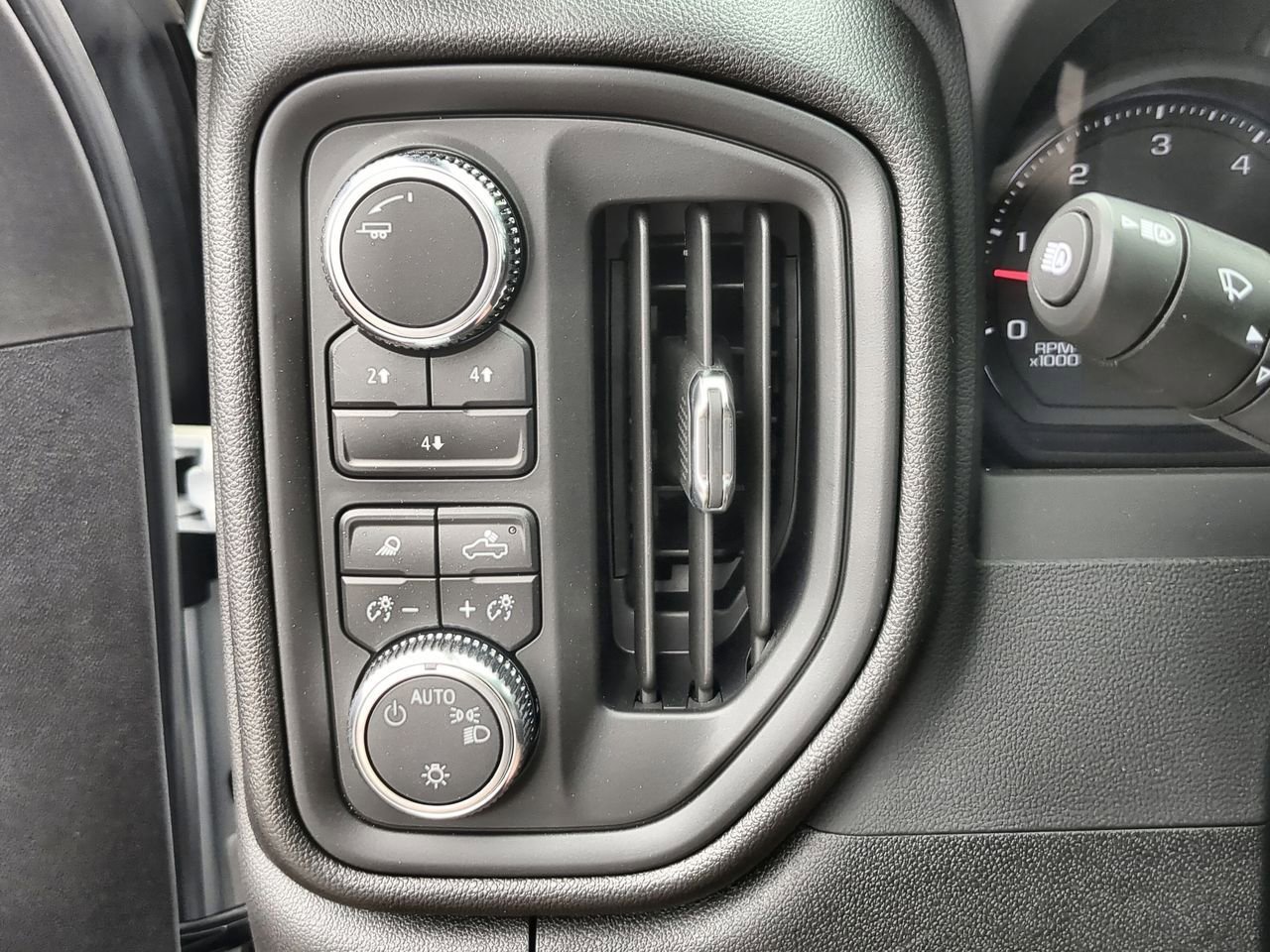 2025 GMC Sierra 2500HD Pro - Photo 17