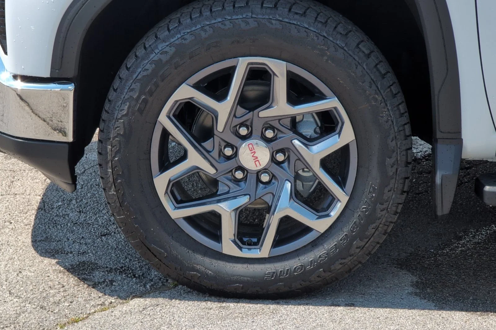 New 2026 Glacier White Tricoat GMC SLT image 26