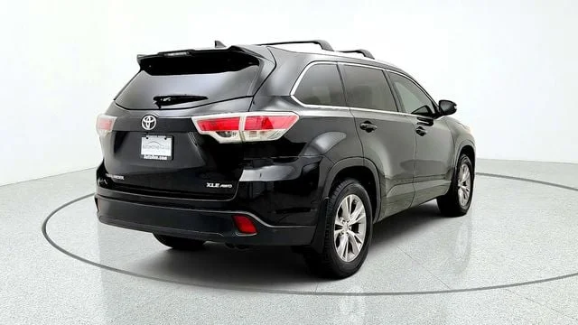 Used 2014 Attitude Black Metallic Toyota AWD 4dr V6 XLE image 5