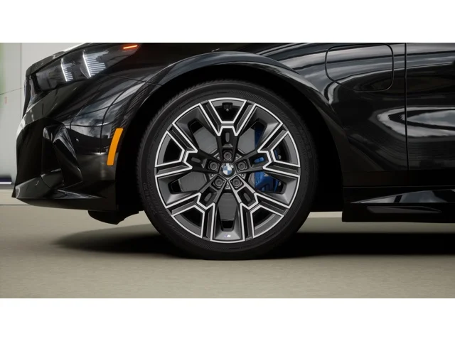 New 2027 Black BMW 550e xDrive image 7