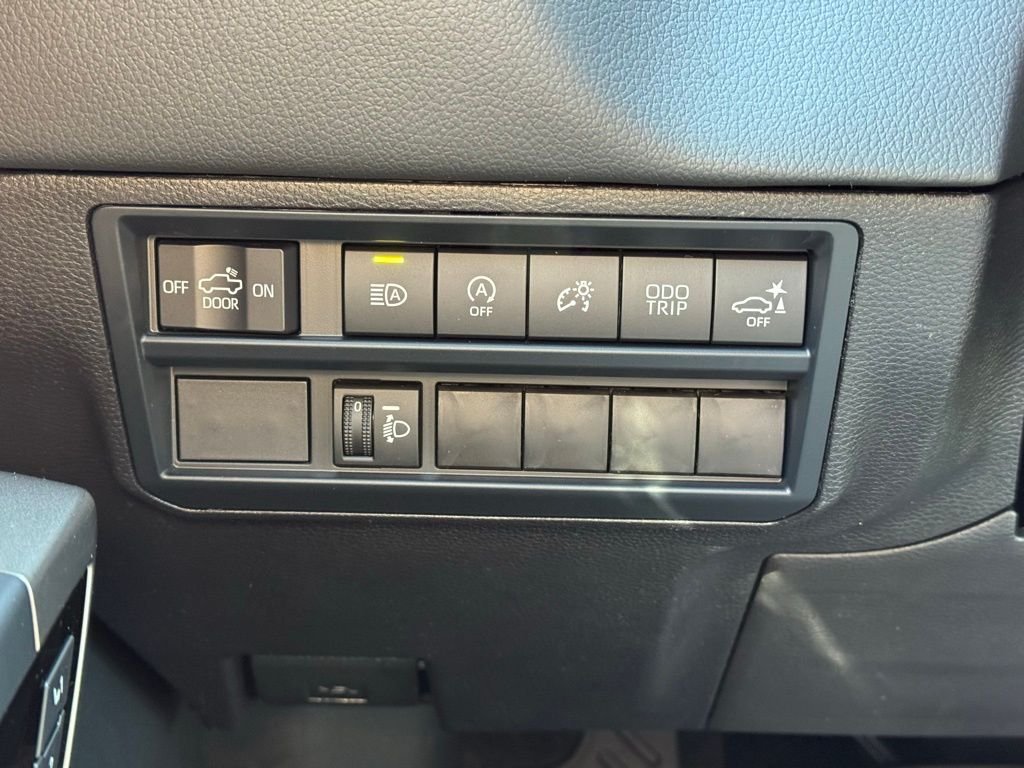 2026 Toyota Tundra Limited - Photo 18