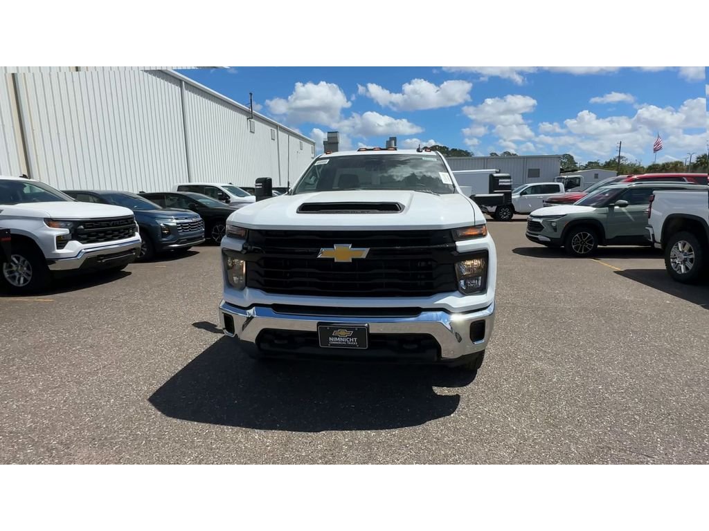 New 2026 Summit White Chevrolet Work Truck image 7