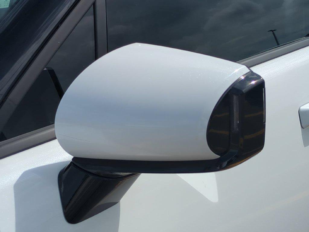 New 2027 White Hyundai Blue SEL 7P image 14