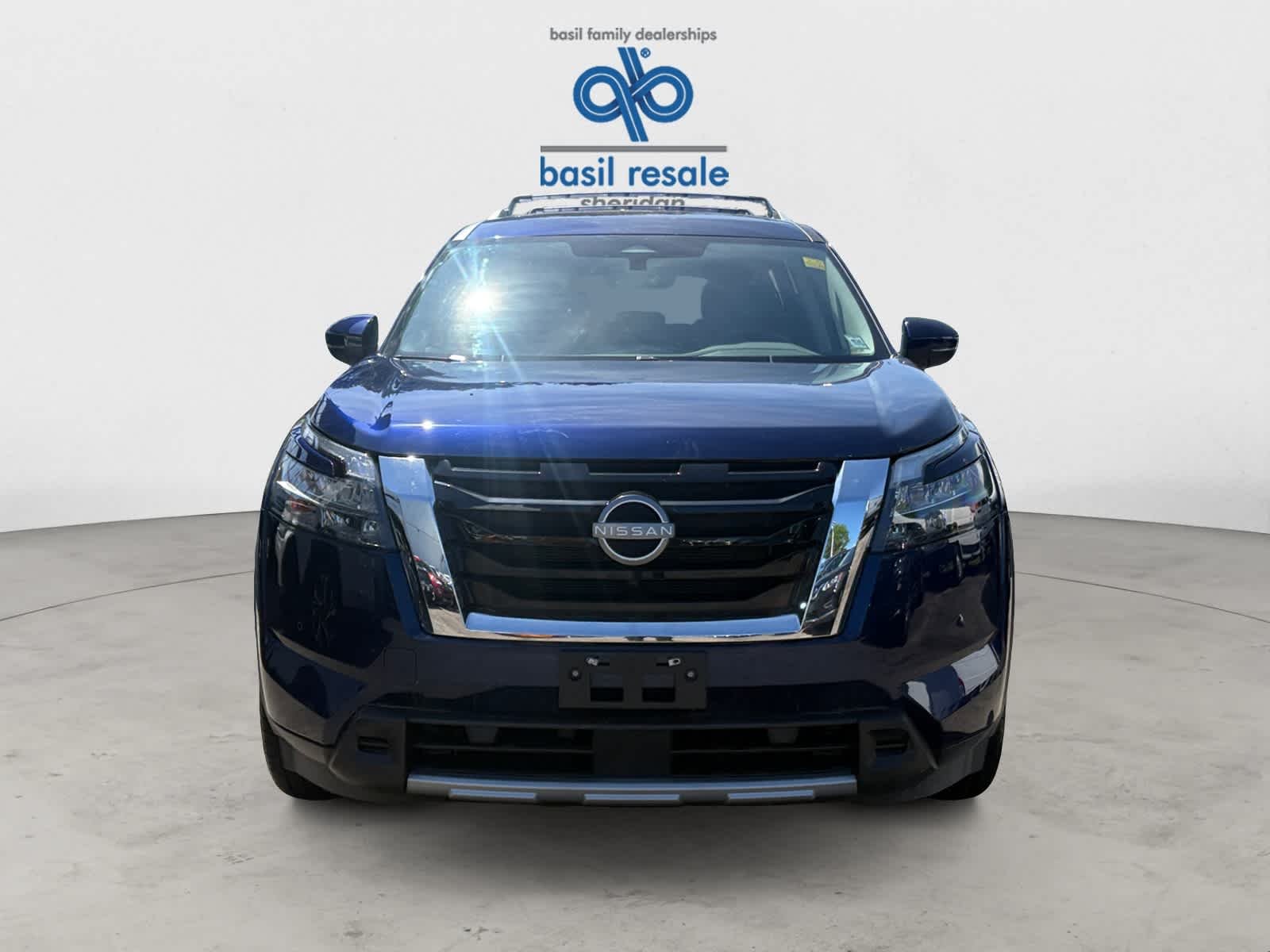 Used 2025 Deep Ocean Blue Pearl Nissan SL image 9