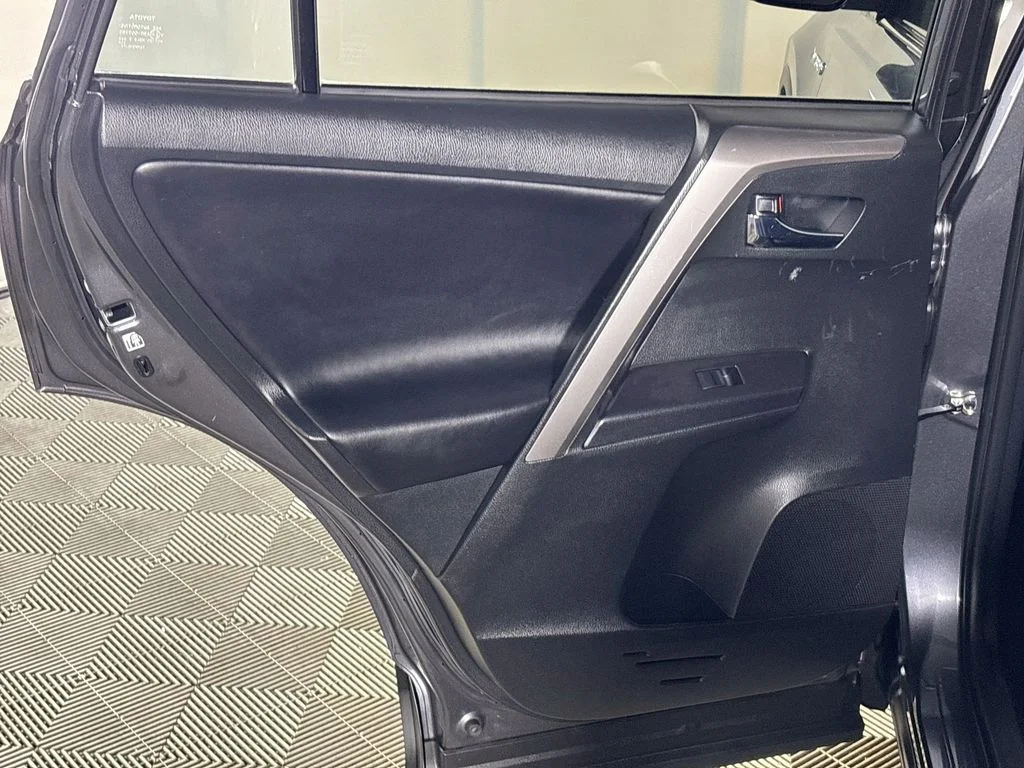 Used 2017 Gray Toyota XLE image 19