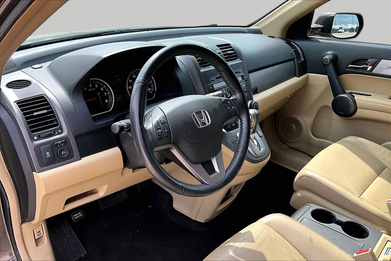 Used 2011 Polished Metal Metallic Honda EX-L image 17
