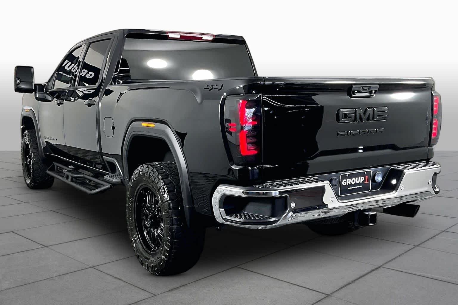 Used 2025 Onyx Black GMC Pro image 11