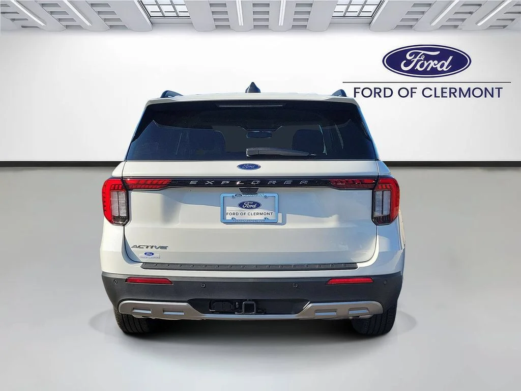 New 2026 Star White Metallic Tri-Coat Ford Active image 4