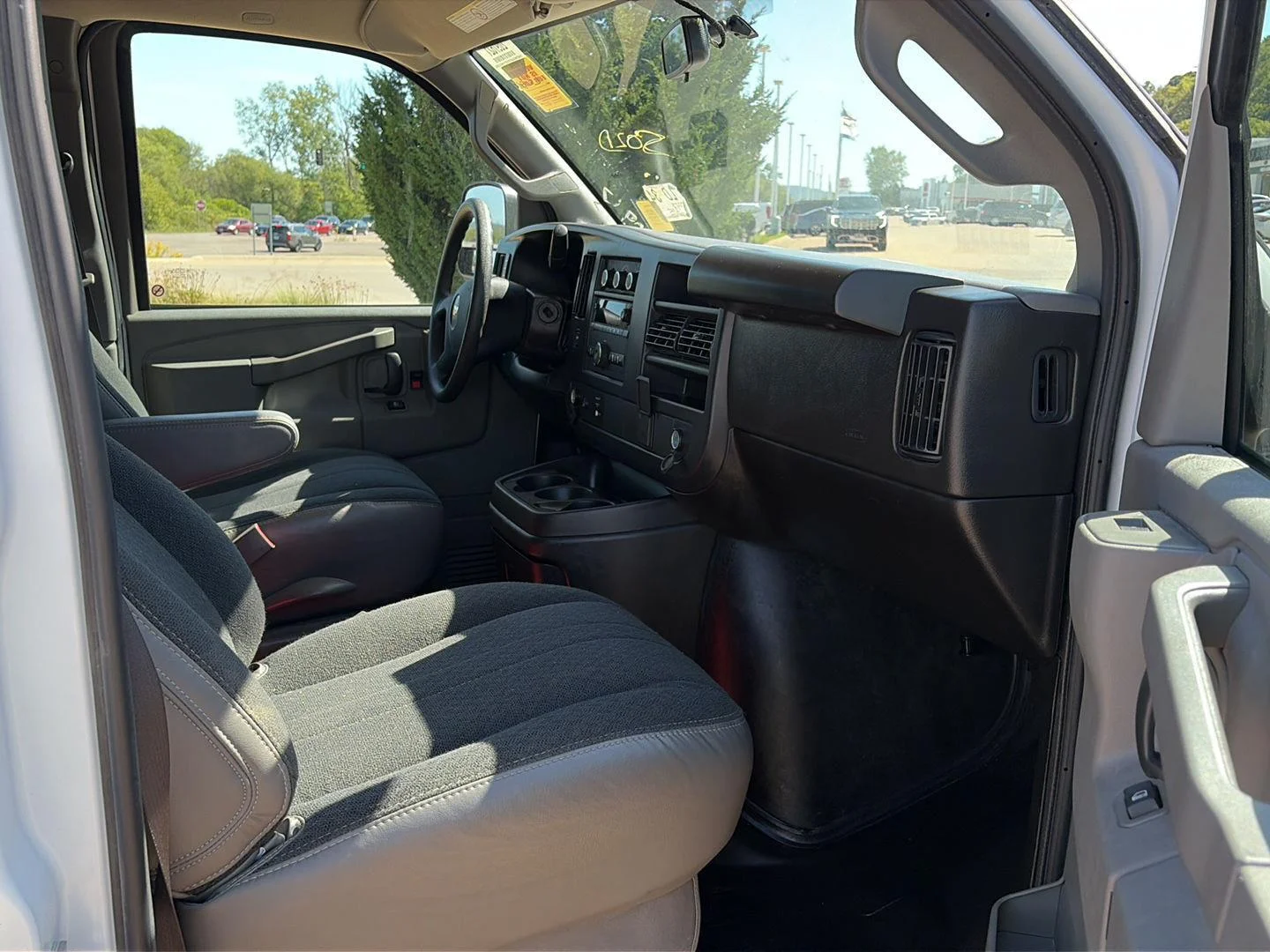 Used 2025 Summit White Chevrolet WT image 17