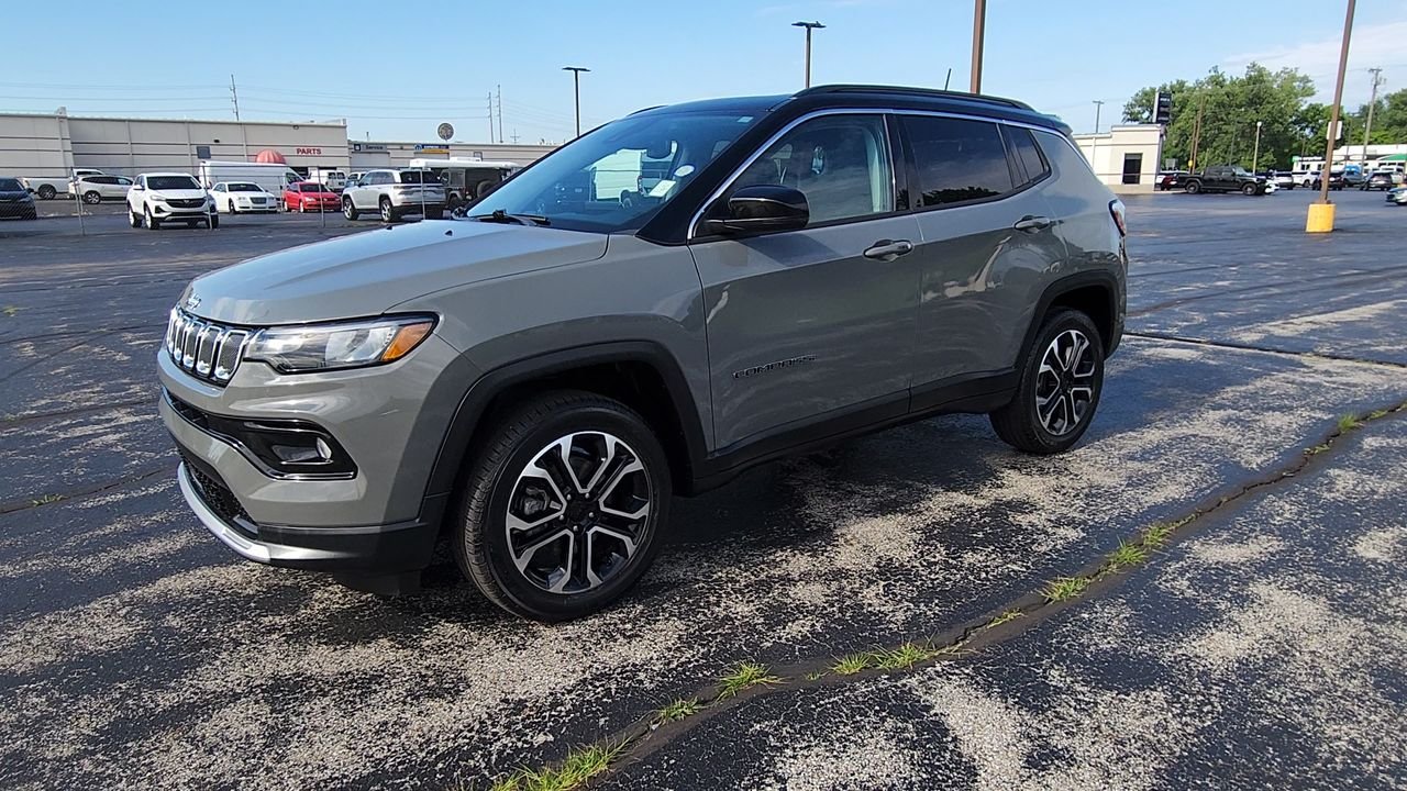 Used 2022 Sting-Gray Clearcoat Jeep Limited image 4