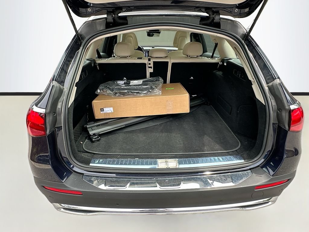 Certified Used 2025  Mercedes-Benz E 450 image 28
