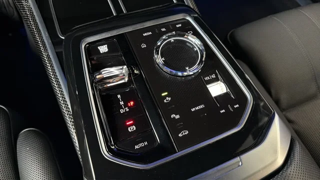Used 2025 Black Sapphire Metallic BMW 760i xDrive image 36