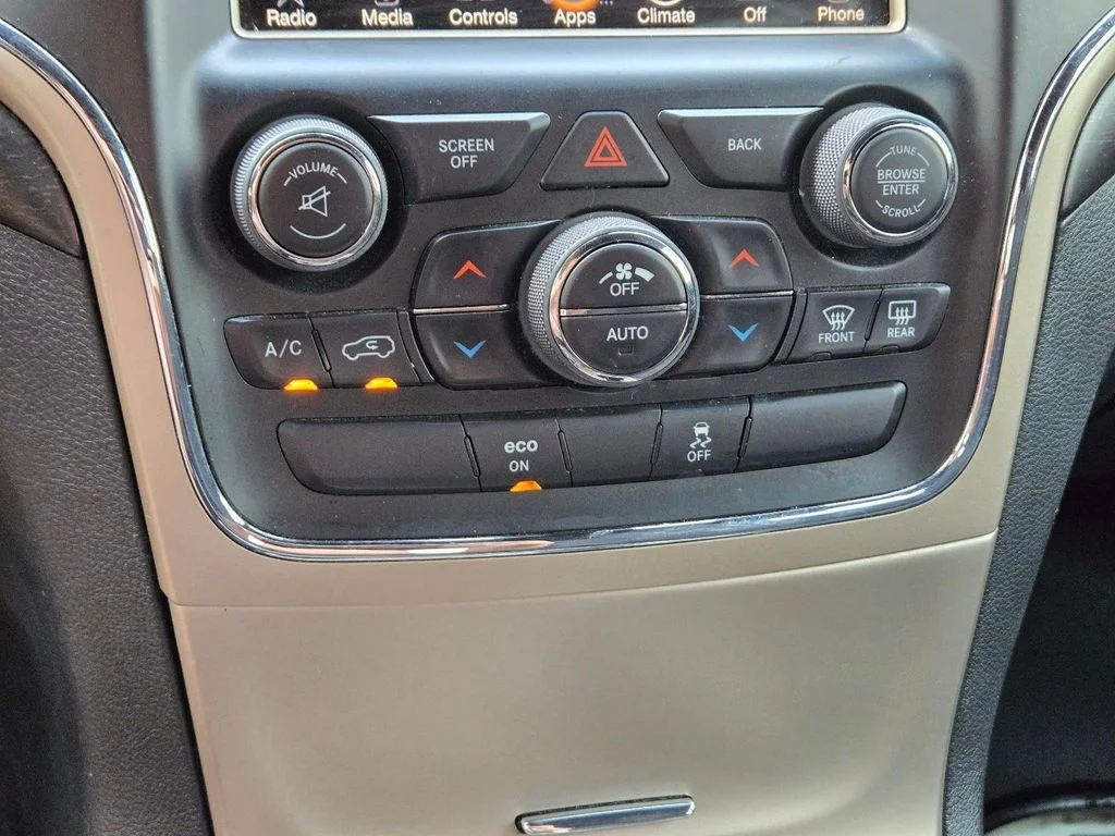 Used 2014 Red Jeep Laredo image 28