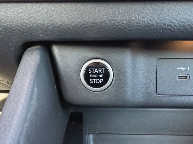 Used 2021 White Nissan SV image 28