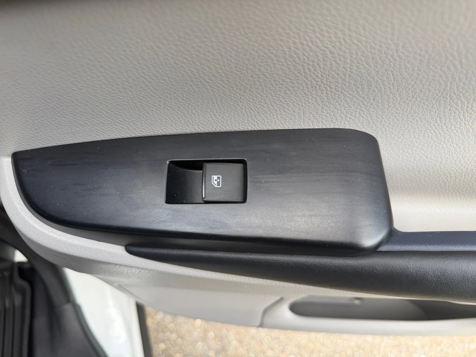 Used 2017 Blizzard Pearl Toyota XLE image 38