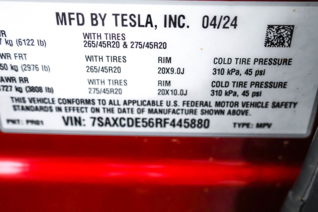 Used 2024  Tesla Base image 31