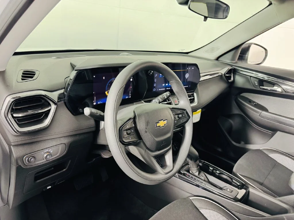 Used 2026 Summit White Chevrolet LS image 9