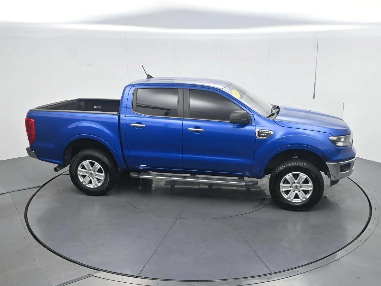 Used 2019 Lightning Blue Metallic Ford XLT image 39