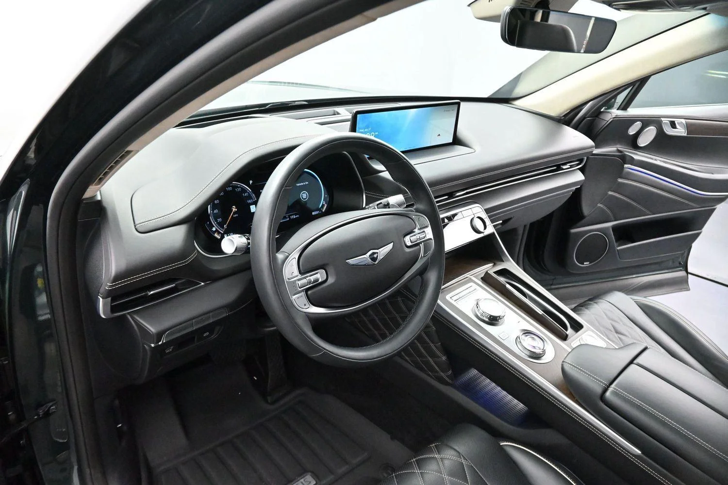 Used 2023  Genesis 3.5T AWD image 12