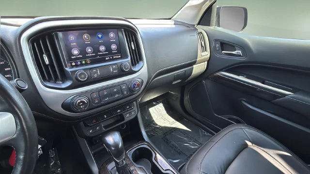 Used 2022 Onyx Black GMC Elevation image 25