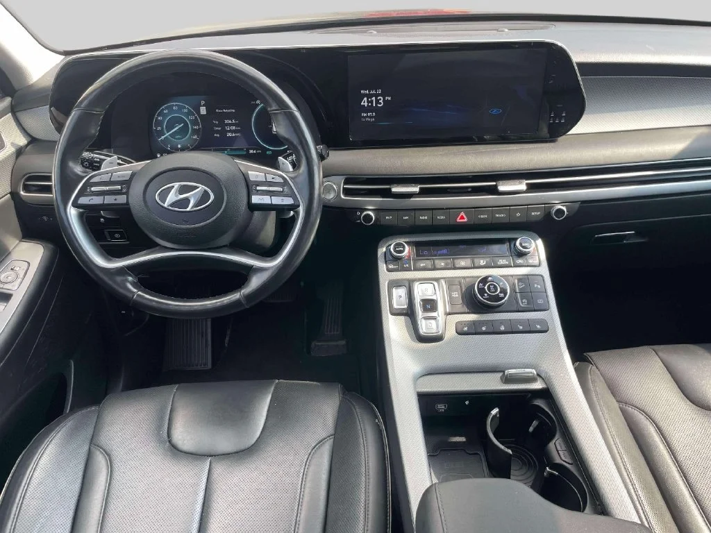 Used 2023 Black Hyundai SEL image 13
