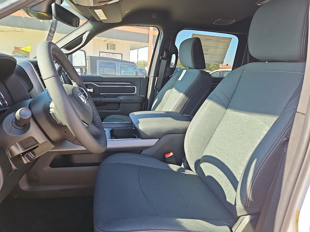 2025 RAM 3500 Big Horn - Photo 15