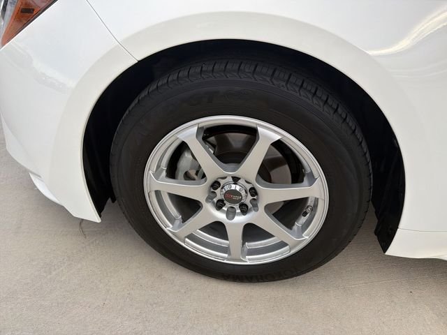 Certified Used 2022 White Toyota LE image 29