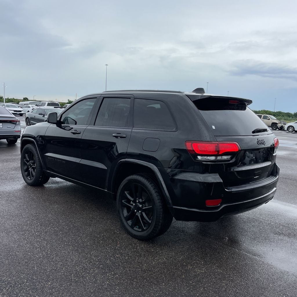 Used 2021 Black Jeep Laredo X image 3