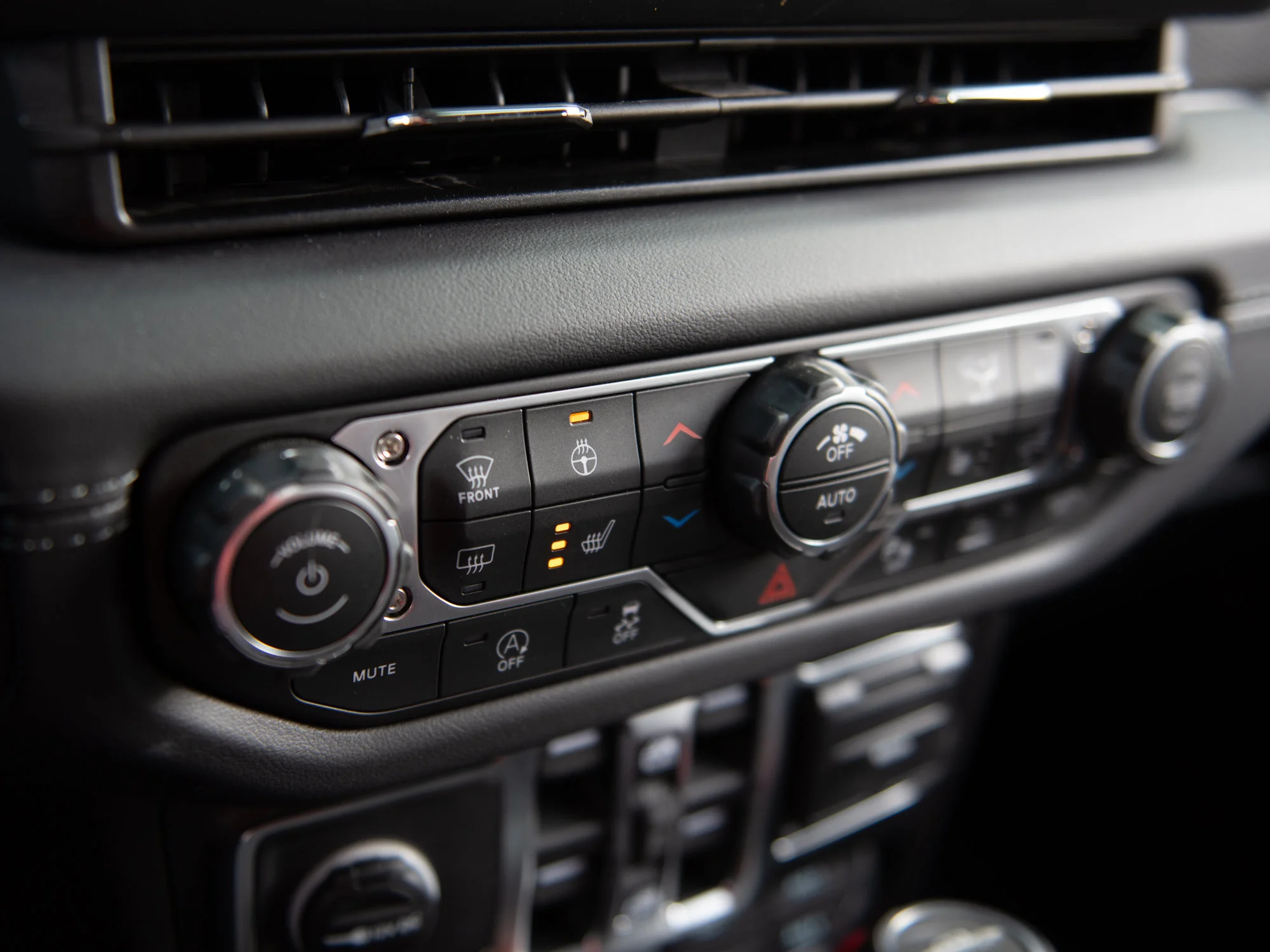 Used 2026 reign Jeep Rubicon X* image 17
