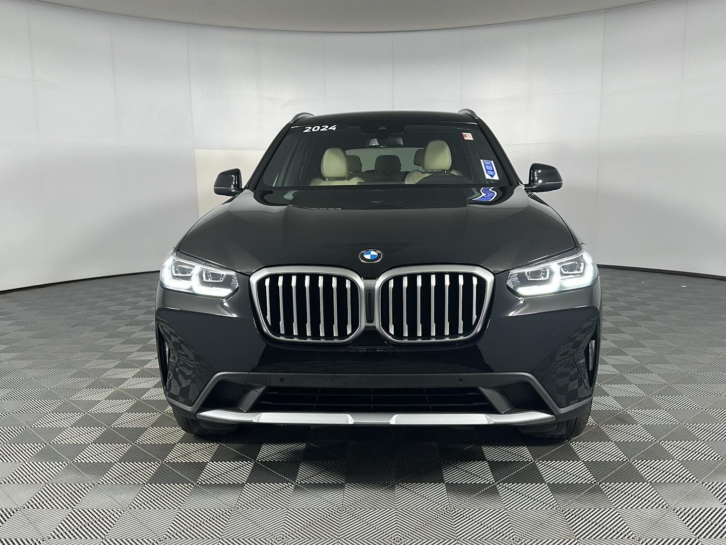 Used 2024 Jet Black BMW xDrive30i image 5