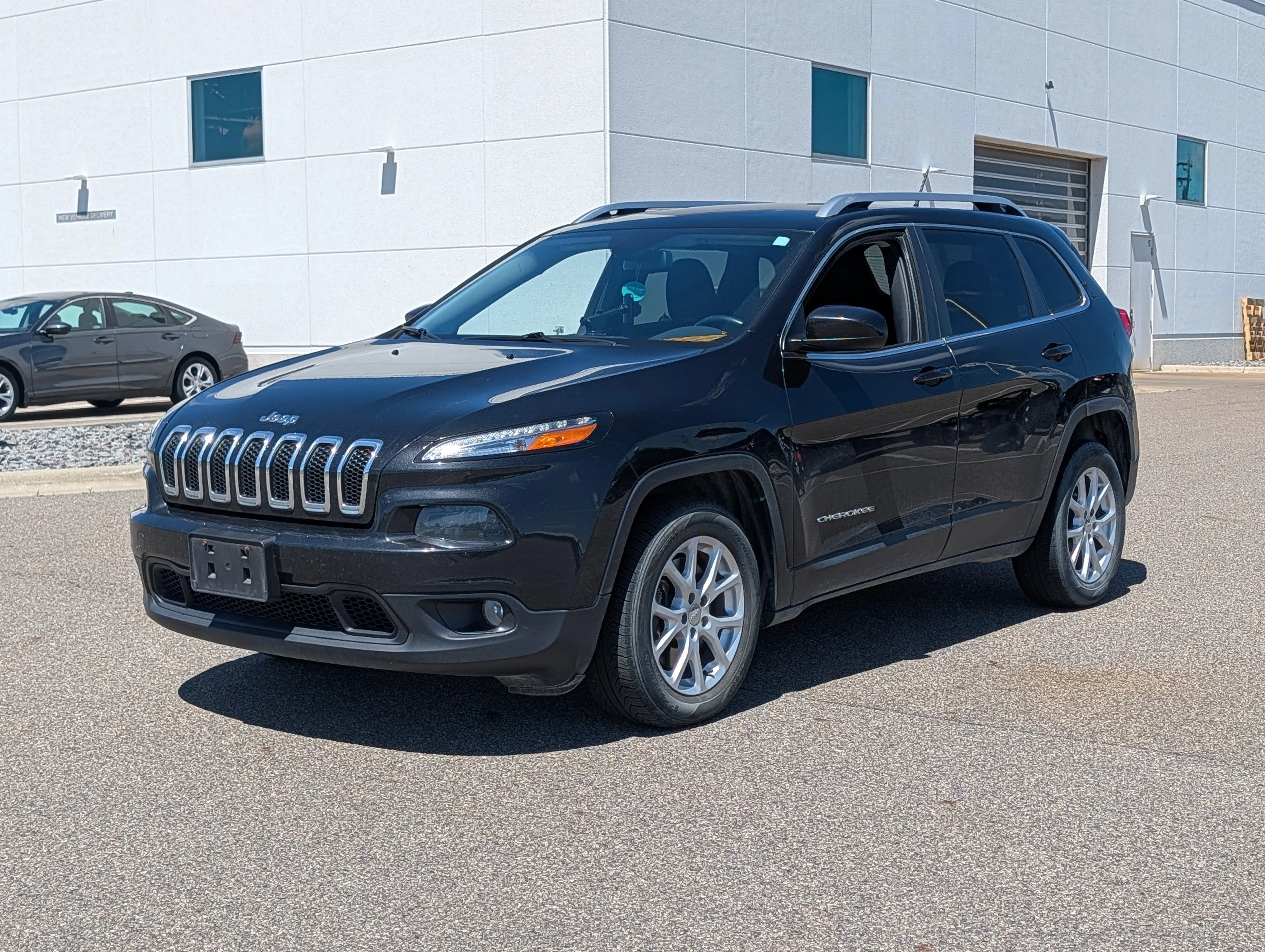 Used 2014 Jeep Cherokee Latitude with VIN 1C4PJLCS6EW183337 for sale in Waite Park, Minnesota