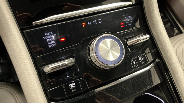 Used 2023 Diamond Black Crystal Pearlcoat Jeep Overland image 19