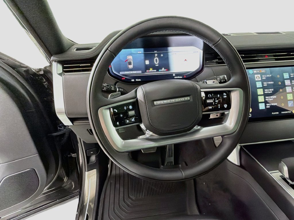 New 2027 Santorini Black Land Rover SE image 11