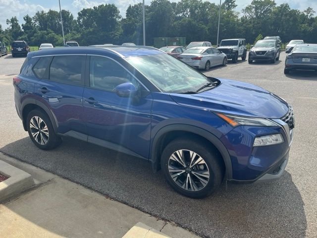 Used 2023 Blue Nissan SV image 4