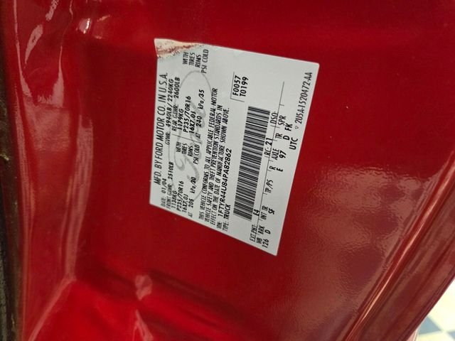 Used 2004 Red Ford Edge image 17