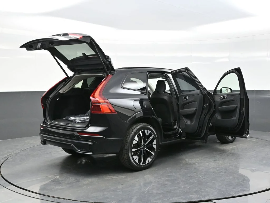 2026 Volvo XC60 Plus - Photo 30