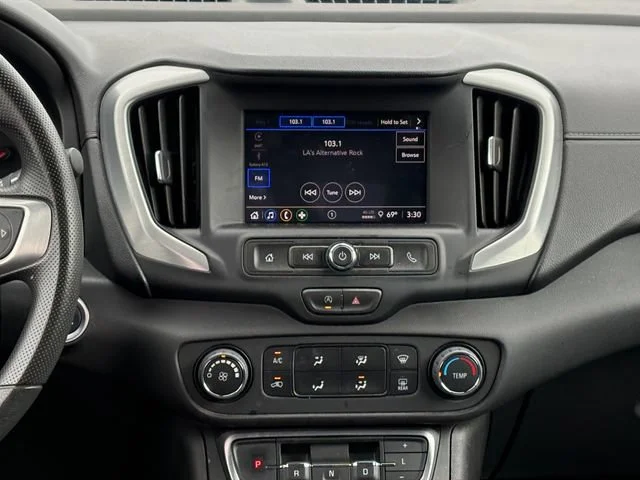 Used 2024 Summit White GMC SLE image 18