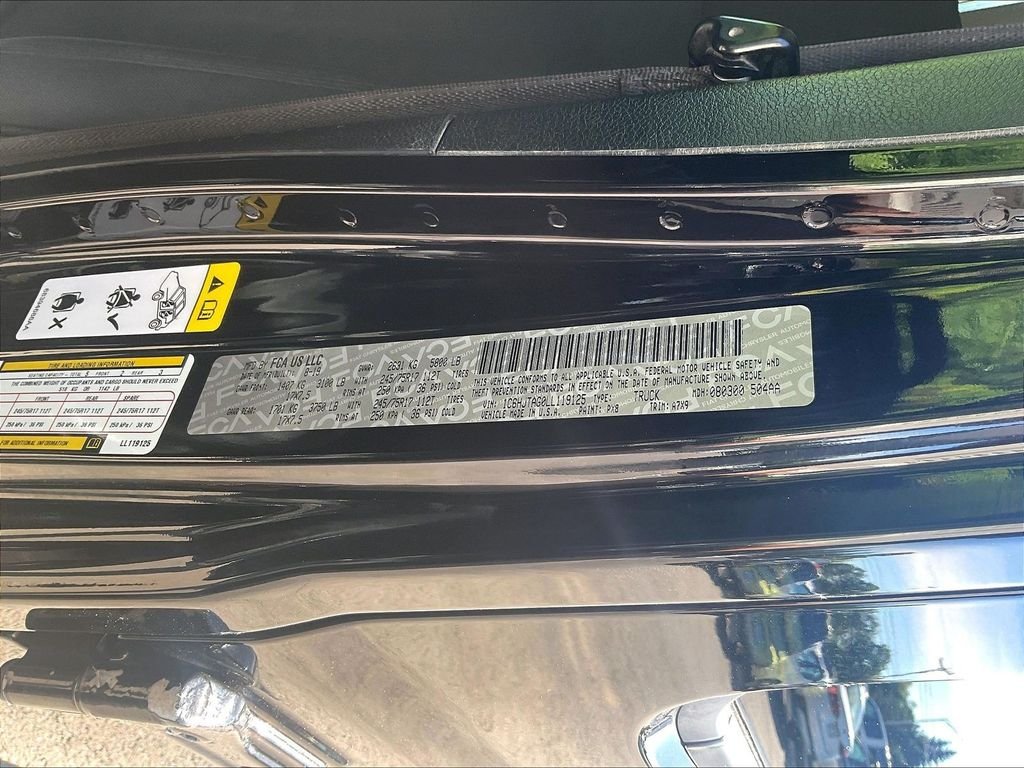 Used 2020 Black Jeep Sport image 33