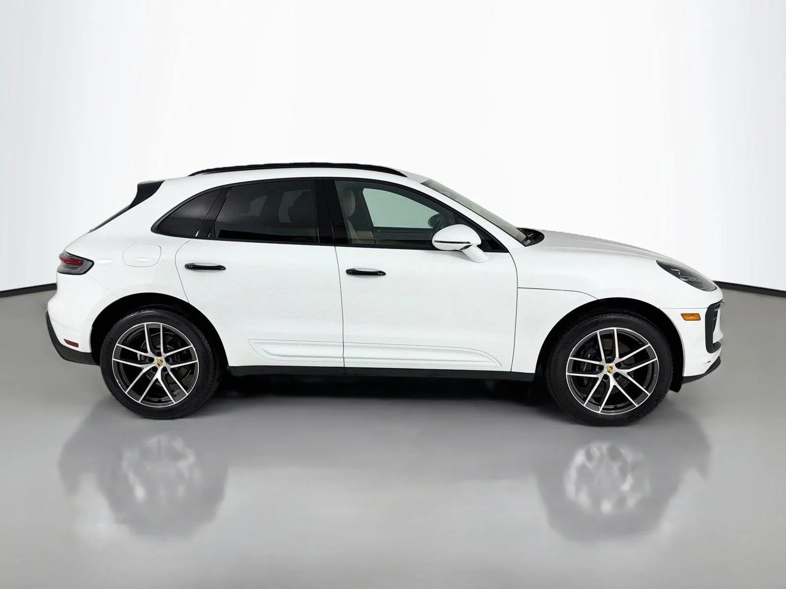 Used 2023 White Porsche  image 29