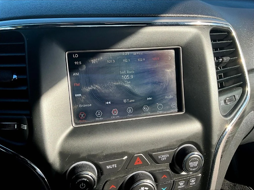 Used 2021 White Jeep Laredo E image 17