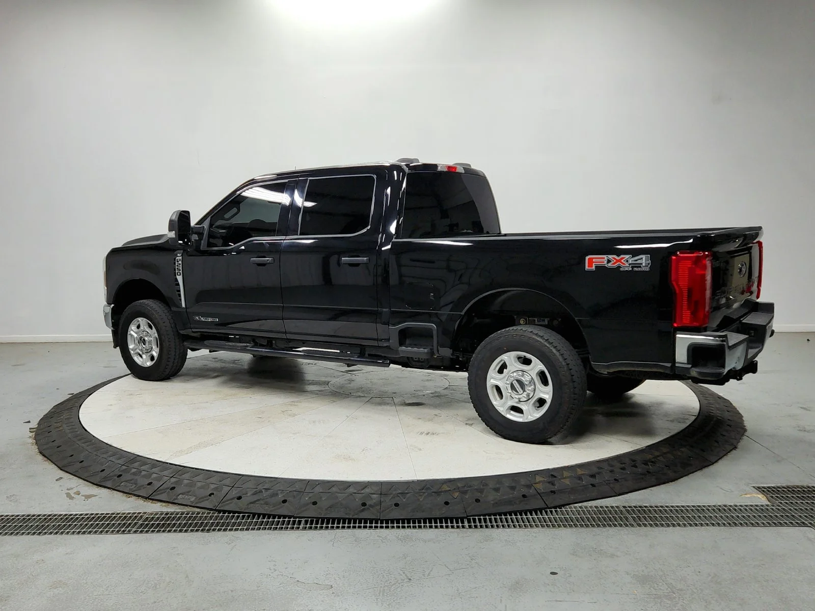 Used 2025 Black Ford XLT image 6