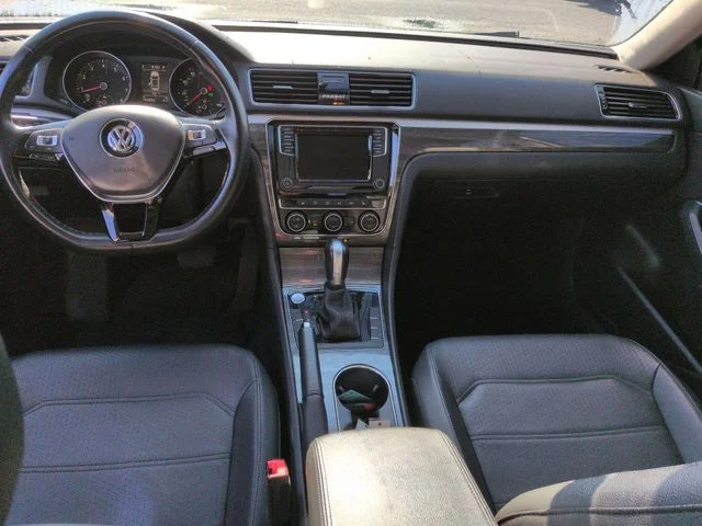 Used 2018 Gray Volkswagen 2.0T SE image 29