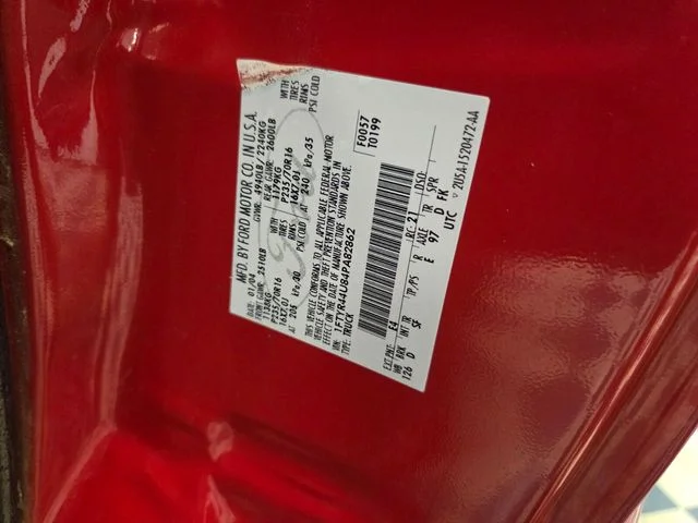 Used 2004 Red Ford Edge image 17