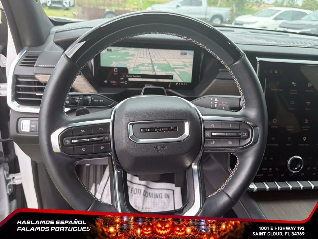 Used 2024 White Frost Tricoat GMC Denali image 19